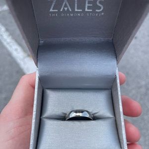 Zales 14k white gold Ring.